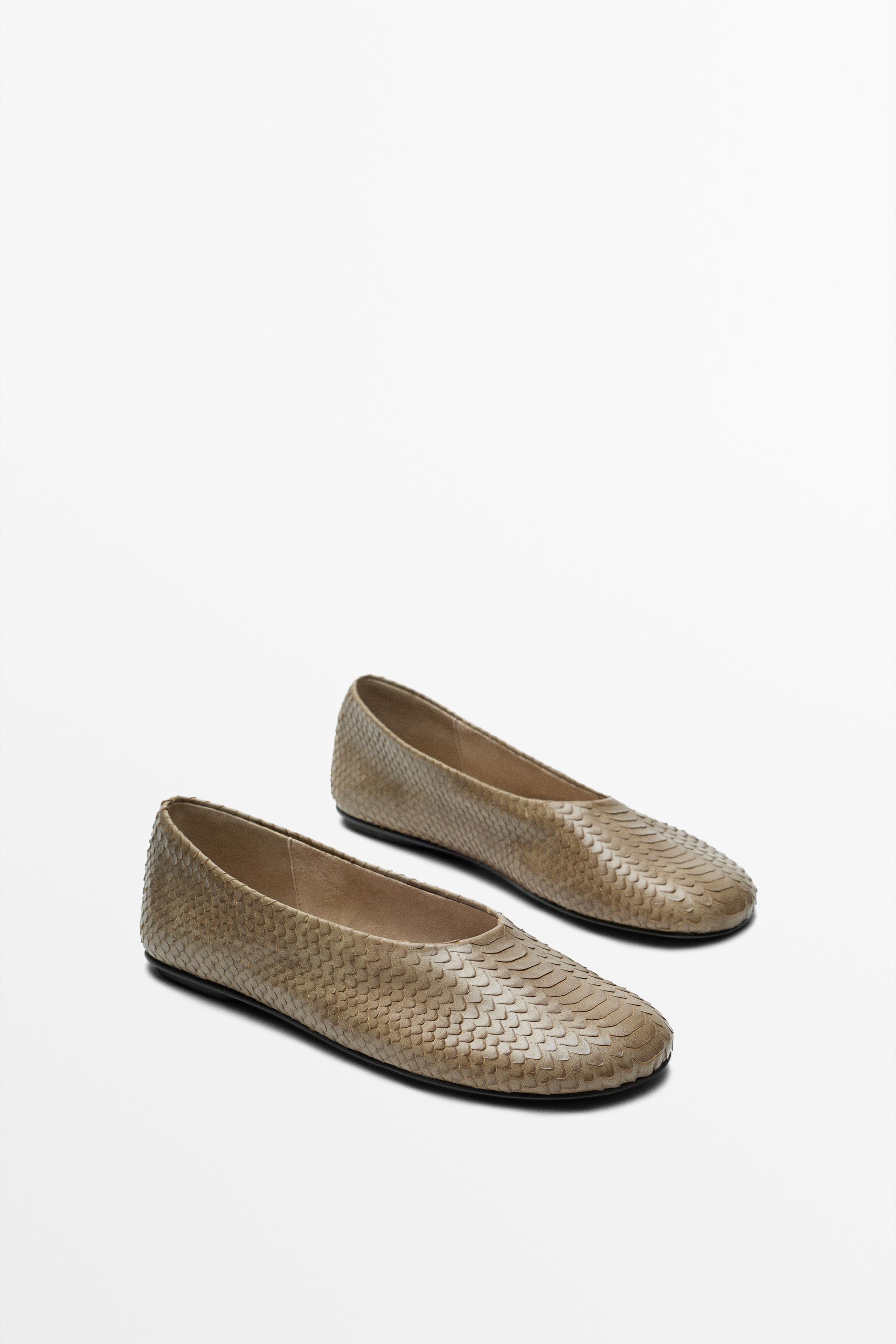 Ballerine en cuir à bout rond